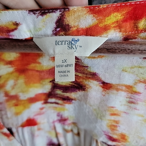 Terra & Sky Plus Size 1x Pullover V Neck Top, 3/4 Sleeve, Multicolor - Picture 5 of 10